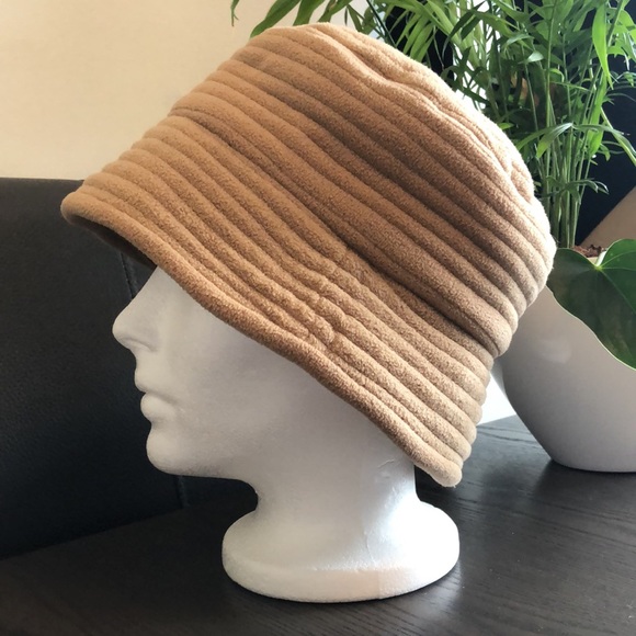 One Size Fits All Bucket Hat Lined Super Soft feel In Excellent Condition. - Picture 5 of 7